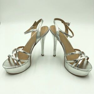 Chinese Laundry Silver Thalia “Tippy Top” Platform Heels Size 9.5